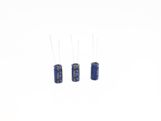 10UF 250V 8x16mm রেডিয়াল ইলেক্ট্রোলাইটিক ক্যাপাসিটর 20% সহনশীলতা