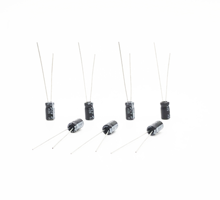 4.7UF50V মিনিয়েচার ইলেক্ট্রোলাইটিক ক্যাপাসিটর 2000 ঘন্টা দীর্ঘ জীবন ক্যাপাসিটর