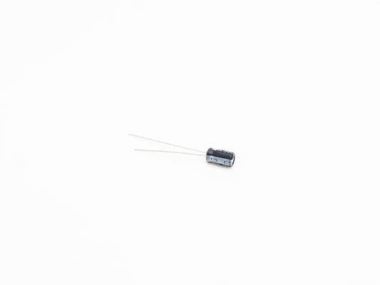 4.7UF50V মিনিয়েচার ইলেক্ট্রোলাইটিক ক্যাপাসিটর 2000 ঘন্টা দীর্ঘ জীবন ক্যাপাসিটর