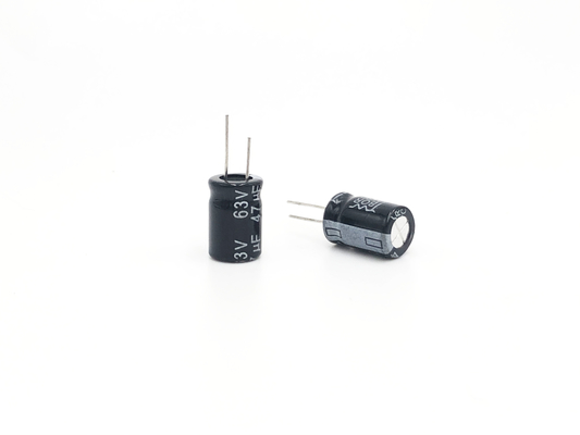 47UF63V ক্ষুদ্রাকৃতির অ্যালুমিনিয়াম ইলেক্ট্রোলাইটিক ক্যাপাসিটর 8x12 মিমি বড় ক্যাপাসিট্যান্স