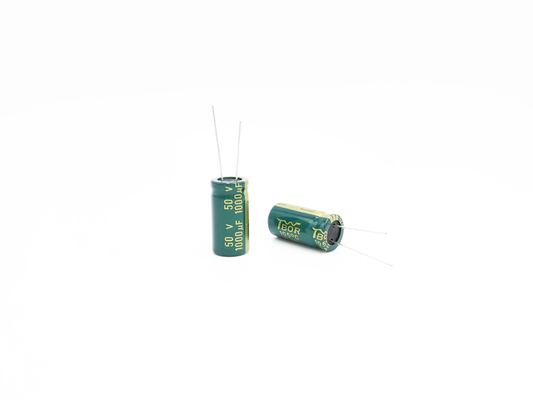 13X25mm LED লাইট ক্যাপাসিটর উচ্চ ফ্রিকোয়েন্সি 1000 Uf 50 ভোল্ট ক্যাপাসিটর