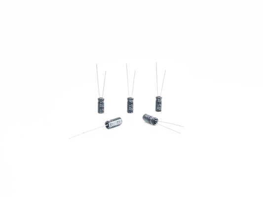 33UF35V মিনিয়েচার ক্যাপাসিটর 5x11mm রেডিয়াল লিড টাইপ 2000 ঘন্টা