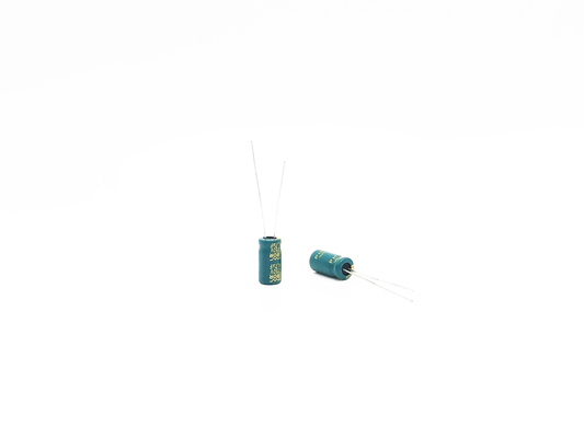 সিলিন্ডার 4.7UF 250V আল ইলেক্ট্রোলাইটিক ক্যাপাসিটর 8x9MM ISO9001
