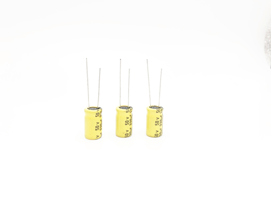 13X20MM 130C উচ্চ তাপমাত্রা ইলেক্ট্রোলাইটিক ক্যাপাসিটর 330UF 50V